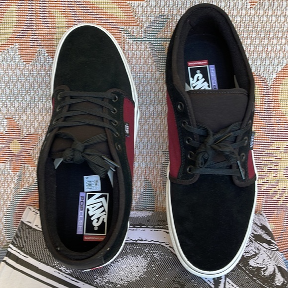 Vans WMNS Skate Chukka Low 
Port/Black
VN0A4BX402Y
Sneakers - athletic shoes - Picture 13 of 16